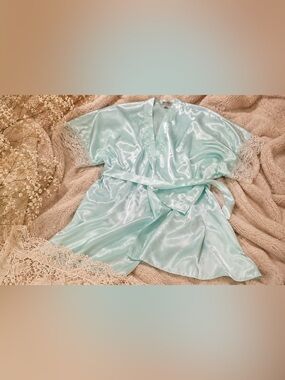 Pastel Baby Blue Silky Slippery Satin & Lace Trim Robe w/ Tie Sz L Laura Adams